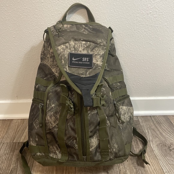 Nike SFS Recruit Realtree Camo Green Backpack - BA5774-395 - Picture 1 of 6